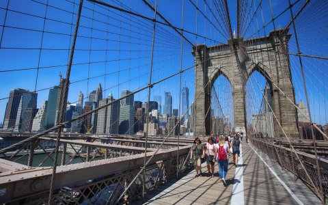 Nowy Jork - wycieczka, zwiedzanie (54) Brooklyn Bridge kładka dla pieszych.jpg